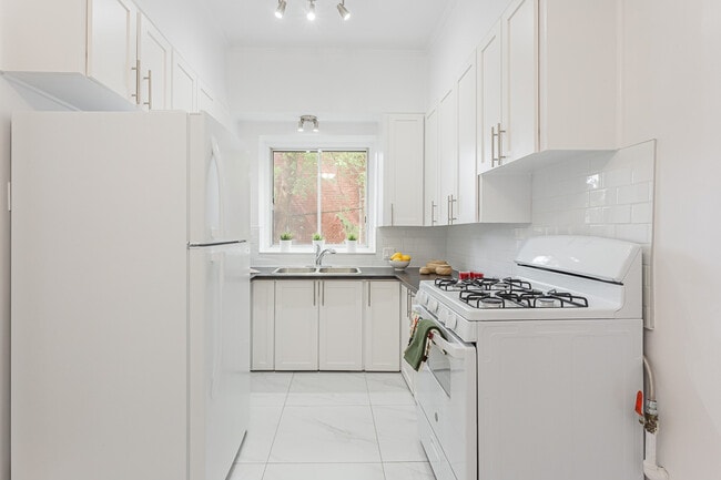 Building Photo - Le Crestwood