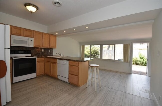 Foto del edificio - 1711 NE 60th St