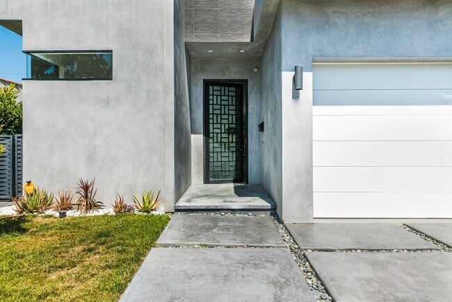 Foto del edificio - 742 N Cherokee Ave