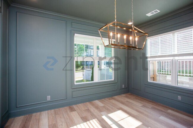 Building Photo - Unit