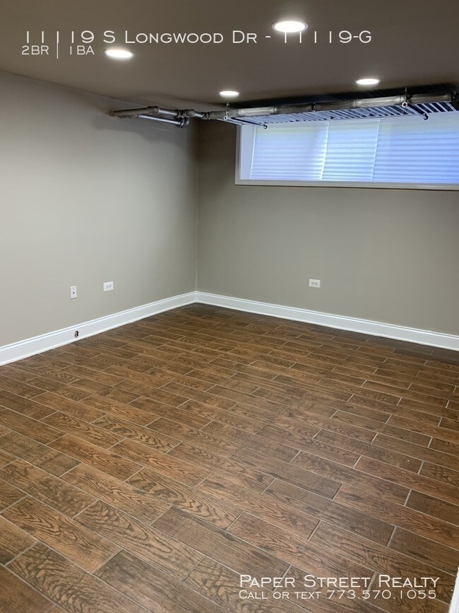 Building Photo - 11119 S Longwood Dr