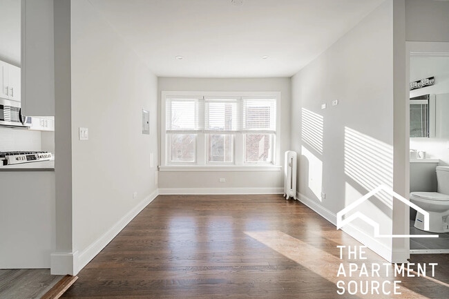Building Photo - 4454 W Diversey Ave