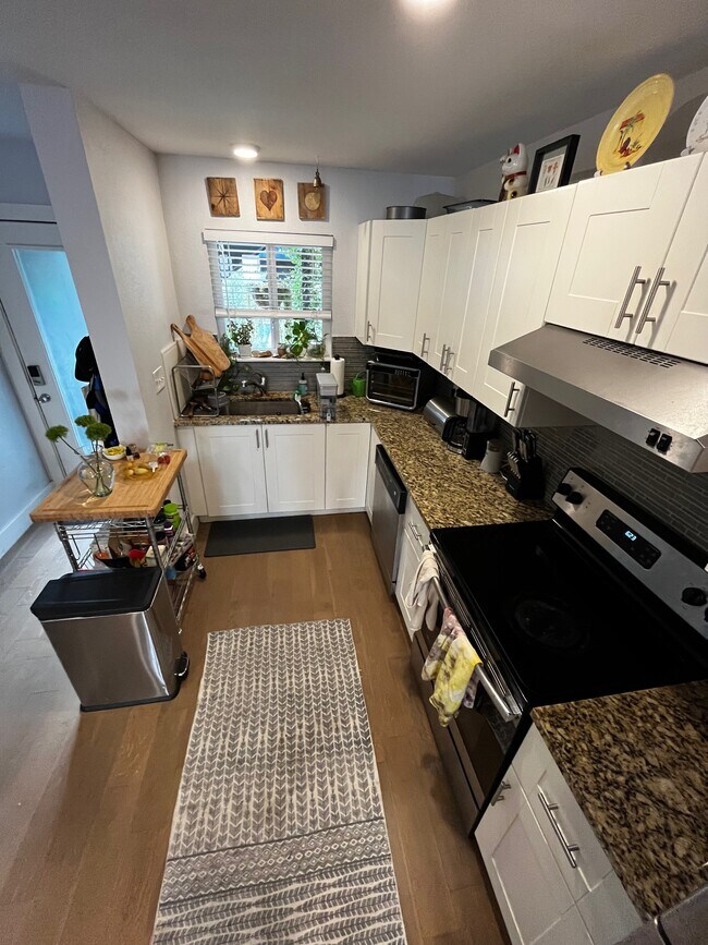 Foto del edificio - 909 Reinli St