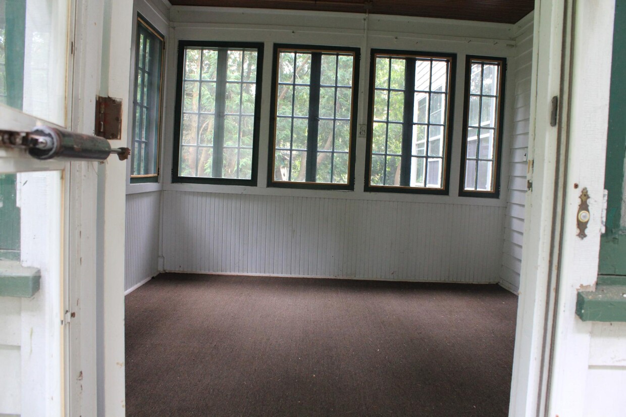 Covered Porch - 25 S Monroe St