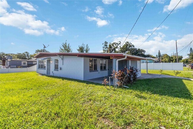 Foto del edificio - 5402 Curry Ford Rd