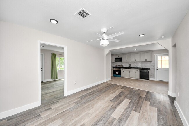 Foto del edificio - 5903 Belneath St