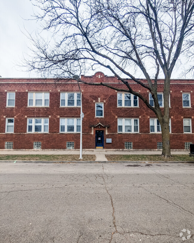 Building Photo - 3010 W Cullom Ave