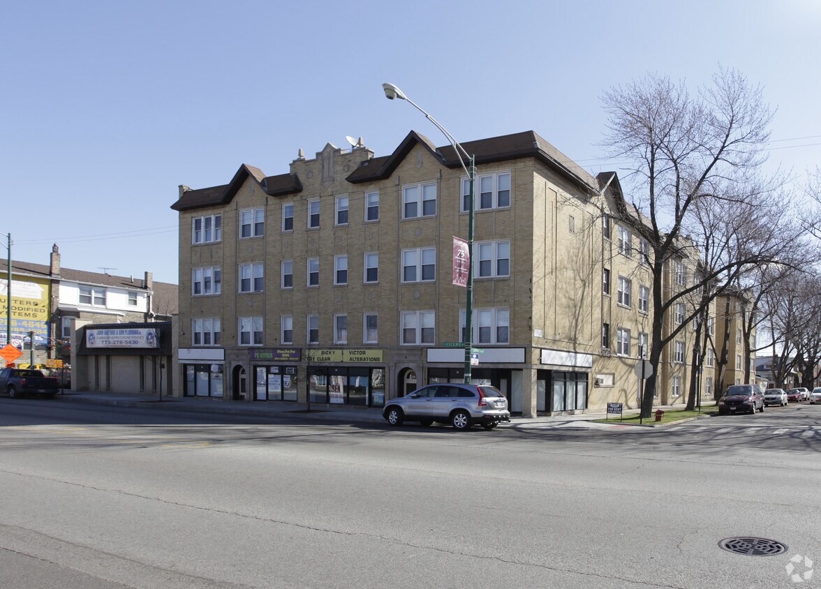 Foto principal - 3501-3509 N Cicero Ave