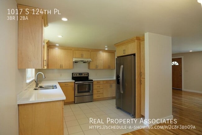 Building Photo - 1017 S 124th Pl