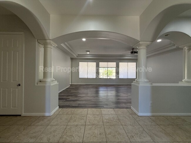 Foto del edificio - 23012 N 38th Pl