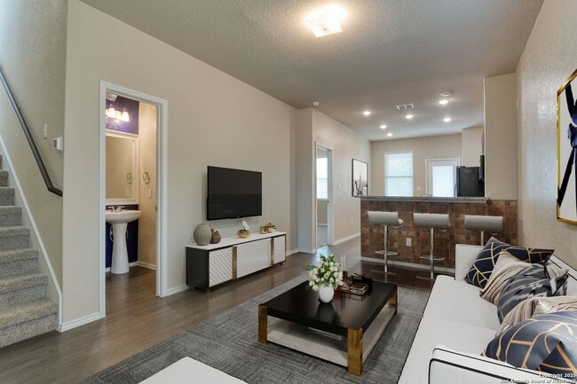 Building Photo - SPACIOUS 4-BEDROOM HOME IN SOMERSET TRAILS