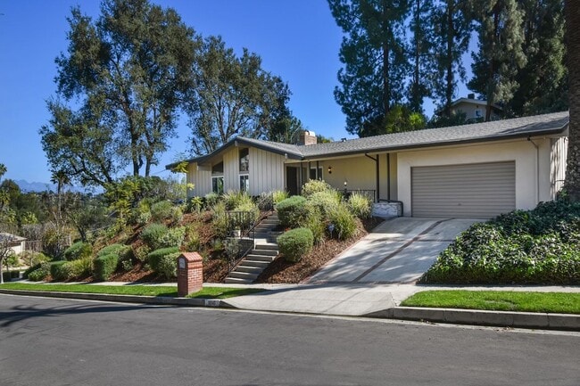 Building Photo - 16940 Adlon Rd