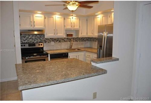 Foto principal - 9767 W McNab Rd