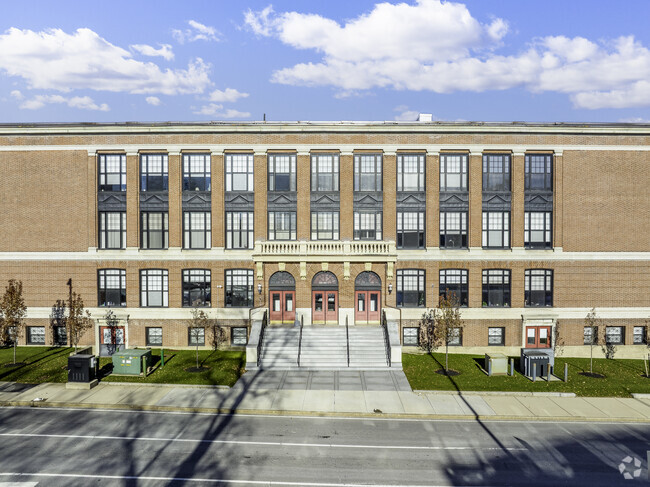 Building Photo - North High Gardens