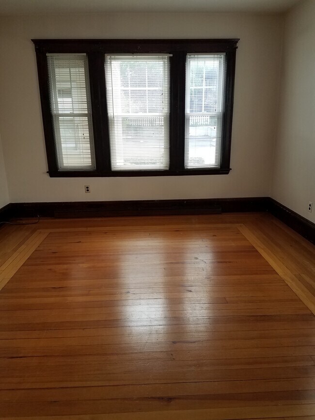 Foto del edificio - 219 Kendrick Ave