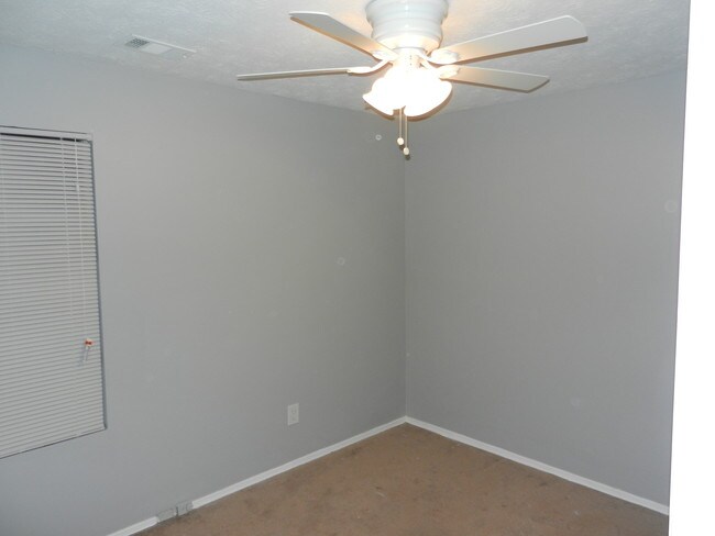 Building Photo - 1587 Picadilly Ct NE