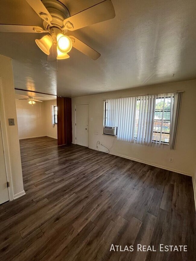 Building Photo - PRICE REDUCED! Fantastic 1 Bed-1 Bath Apar...