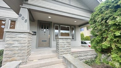 Building Photo - 908 Dupont St