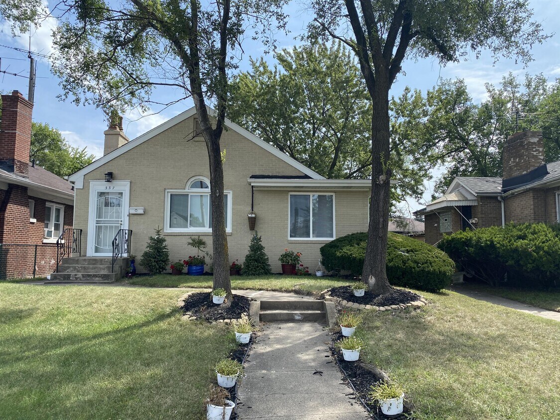 Foto principal - 337 Roosevelt St