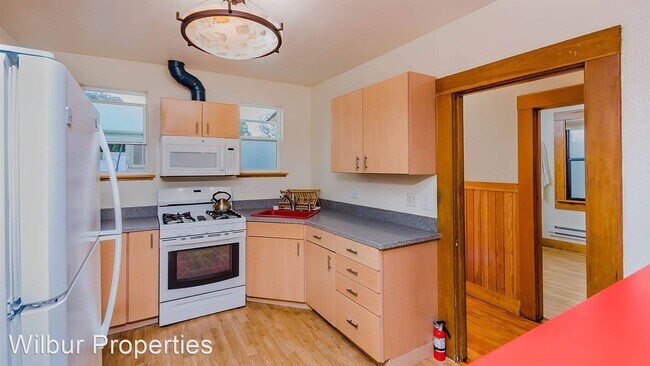Foto del edificio - 640-642 Ramona St