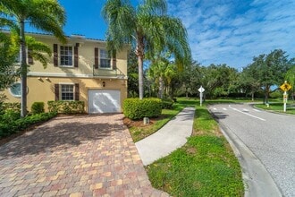 Building Photo - 7884 Farina Ct