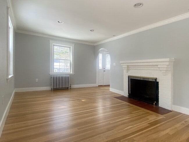 Building Photo - 68 Pierrepont Rd