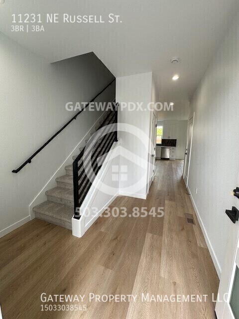 Foto del edificio - 11231 NE Russell St