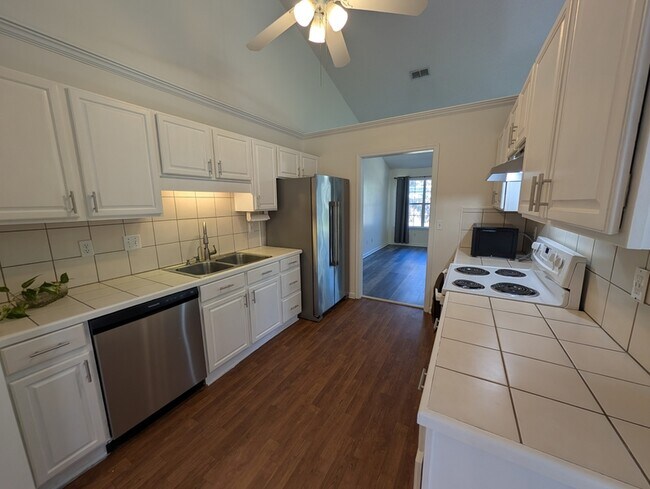 Photo - 192 Sugar Plum Dr House