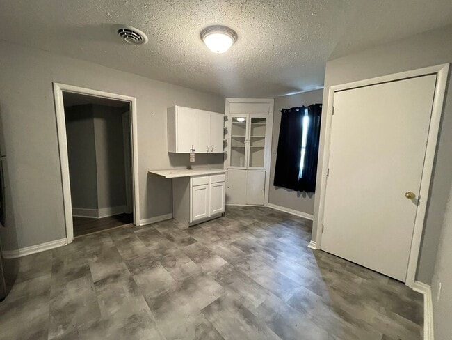 Building Photo - 3 Bed 1 Bath House for rent in Bowling Green, MO