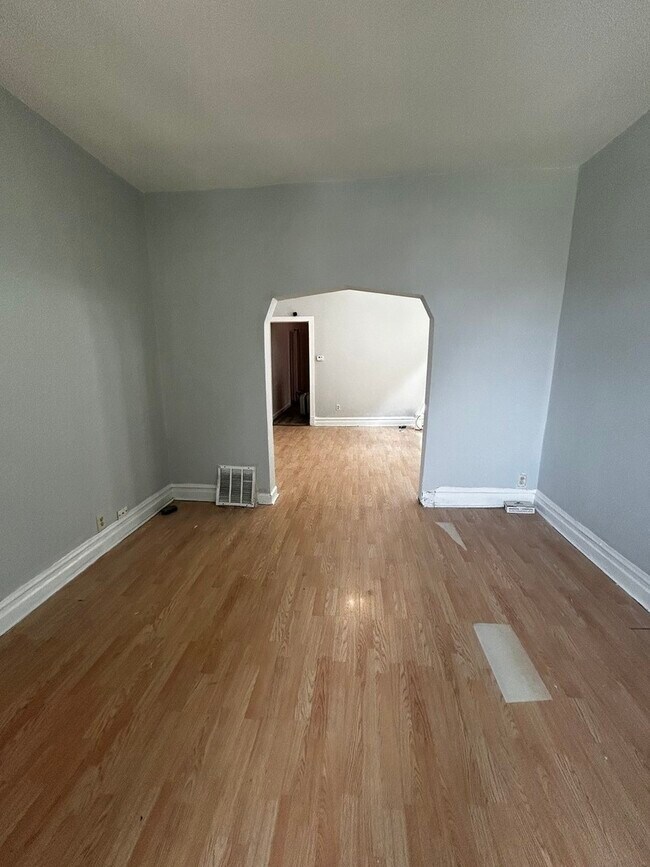 Foto del edificio - 448 W 118th St