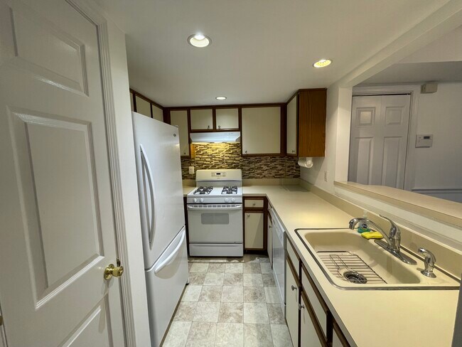Building Photo - 106 Northrup Dr