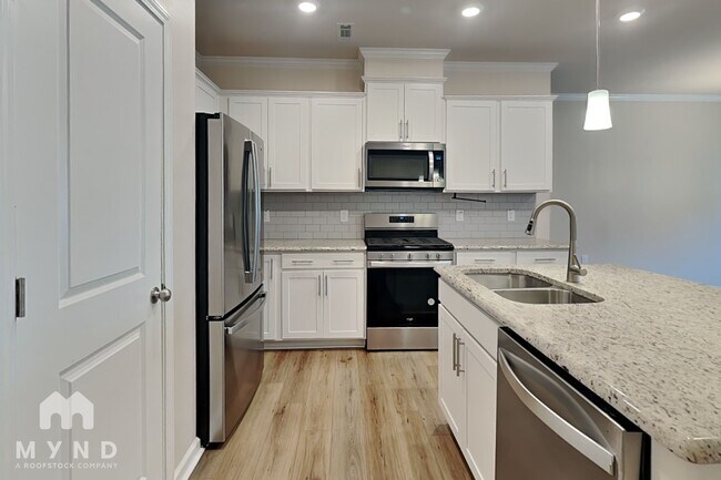 Foto del edificio - 845 Falls Grove Trl