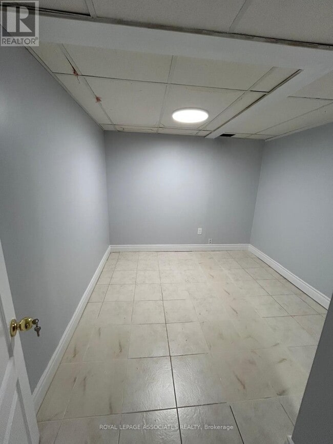 Building Photo - 98 Wigmore Dr