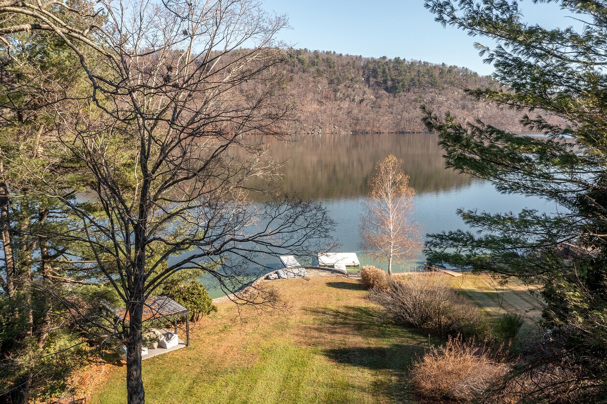 Primary Photo - 29 Ledgewood Dr