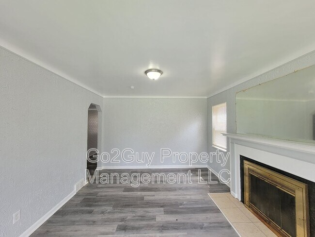 Foto del edificio - 18644 Forrer St