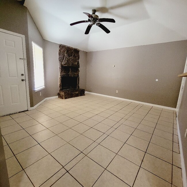 Building Photo - 8607 Crystal Cove Cir