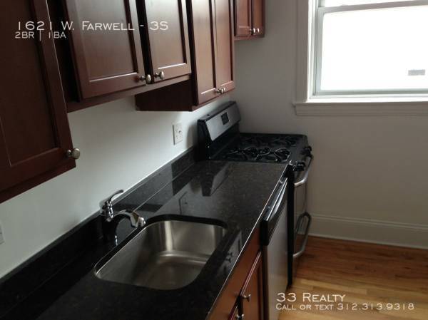 Primary Photo - 1621 W Farwell Ave