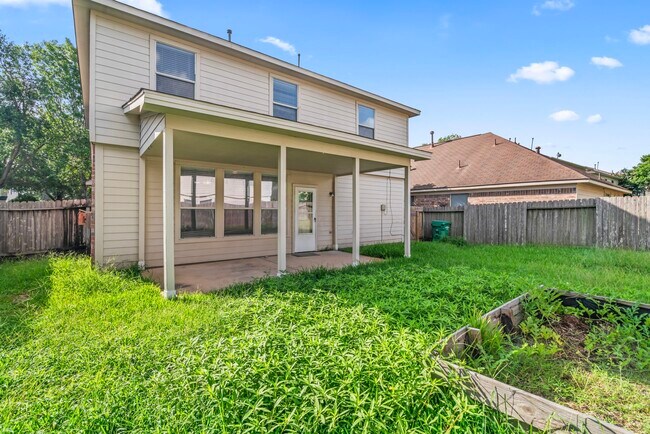 Foto del edificio - 15327 Hickory Dale St