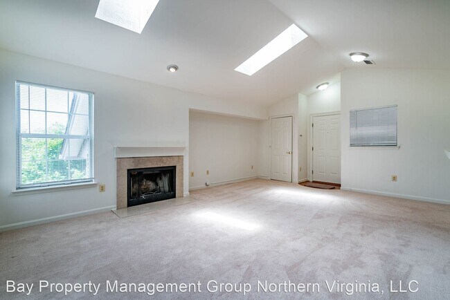 Foto del edificio - 2 br, 2 bath House - 5604 WILLOUGHBY NEWTO...