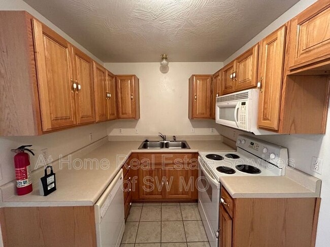 Building Photo - 1641 N Patterson Ave