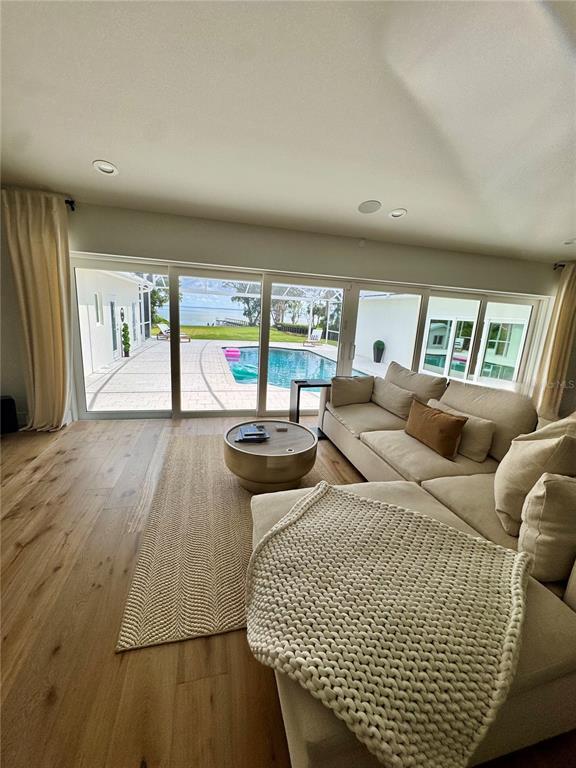 Foto del edificio - 1021 Temple Grove Pl