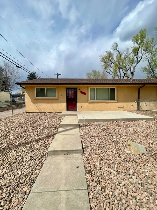Building Photo - E willamette (2116/2118)