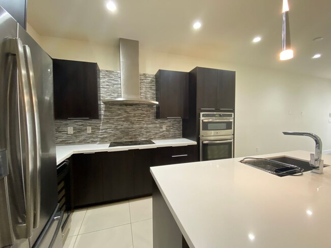 Foto del edificio - 6415 NW 102nd Path