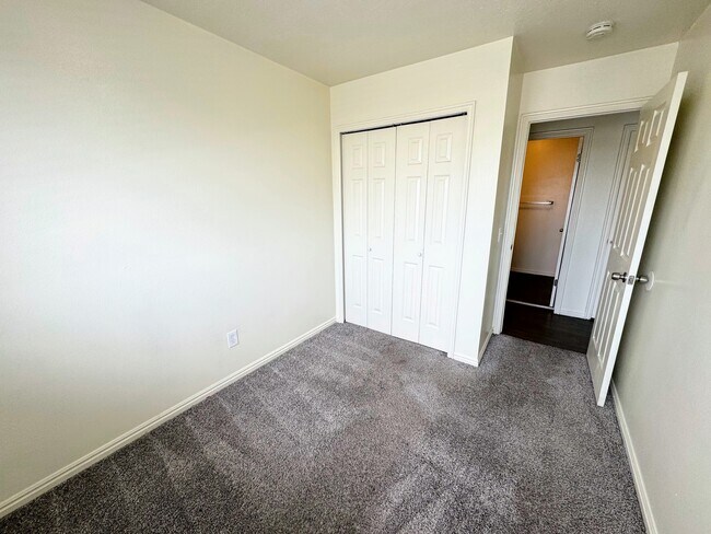 Foto del edificio - Three-Bedroom, Two-Bath Condo!