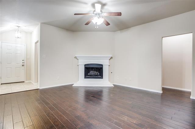 Foto del edificio - 233 Red Hawk Pl