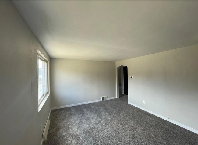 Building Photo - 616 Perrilyn St