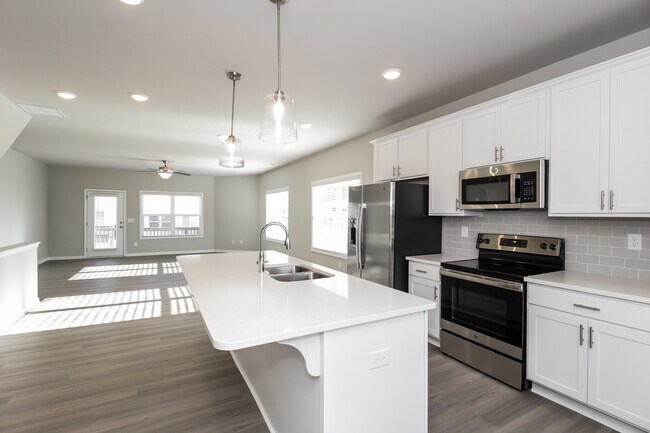 Foto del edificio - 504 Elliston Place, Ball Ground, GA