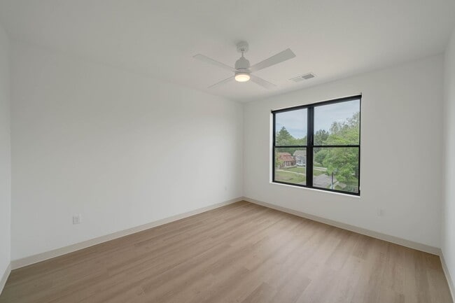 Interior Photo - The Windsor - Windsor Heights