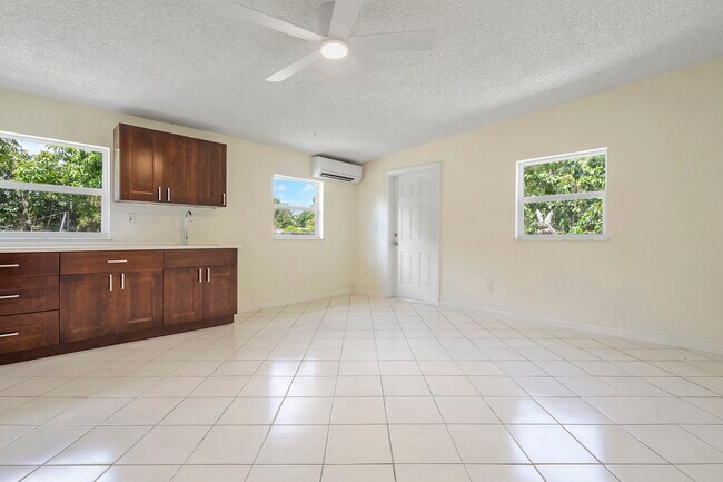 Foto del edificio - 1001 NW 116th St