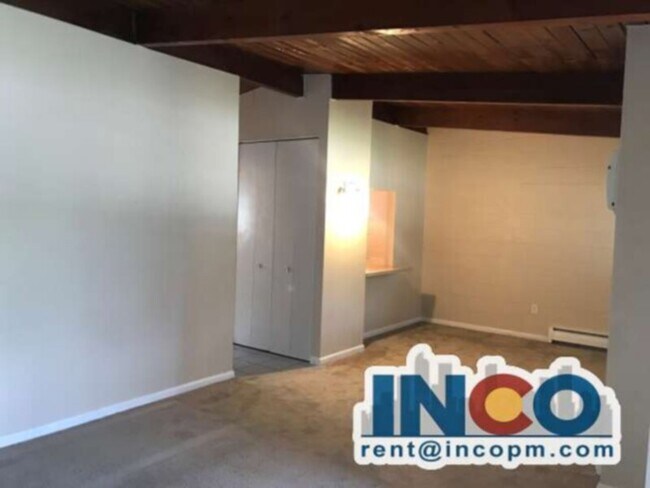 Foto del edificio - 6075 S Sterne Pkwy